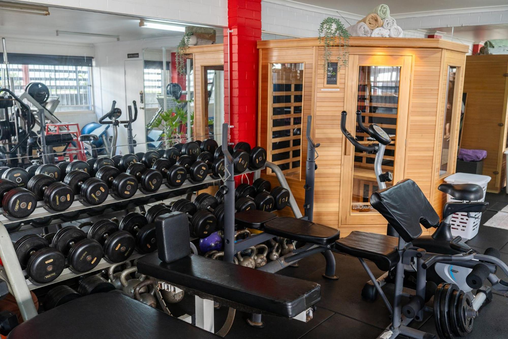 Hot Tub, Ice Bath, Gym, Sauna, Pool Table Coorparoo Haven