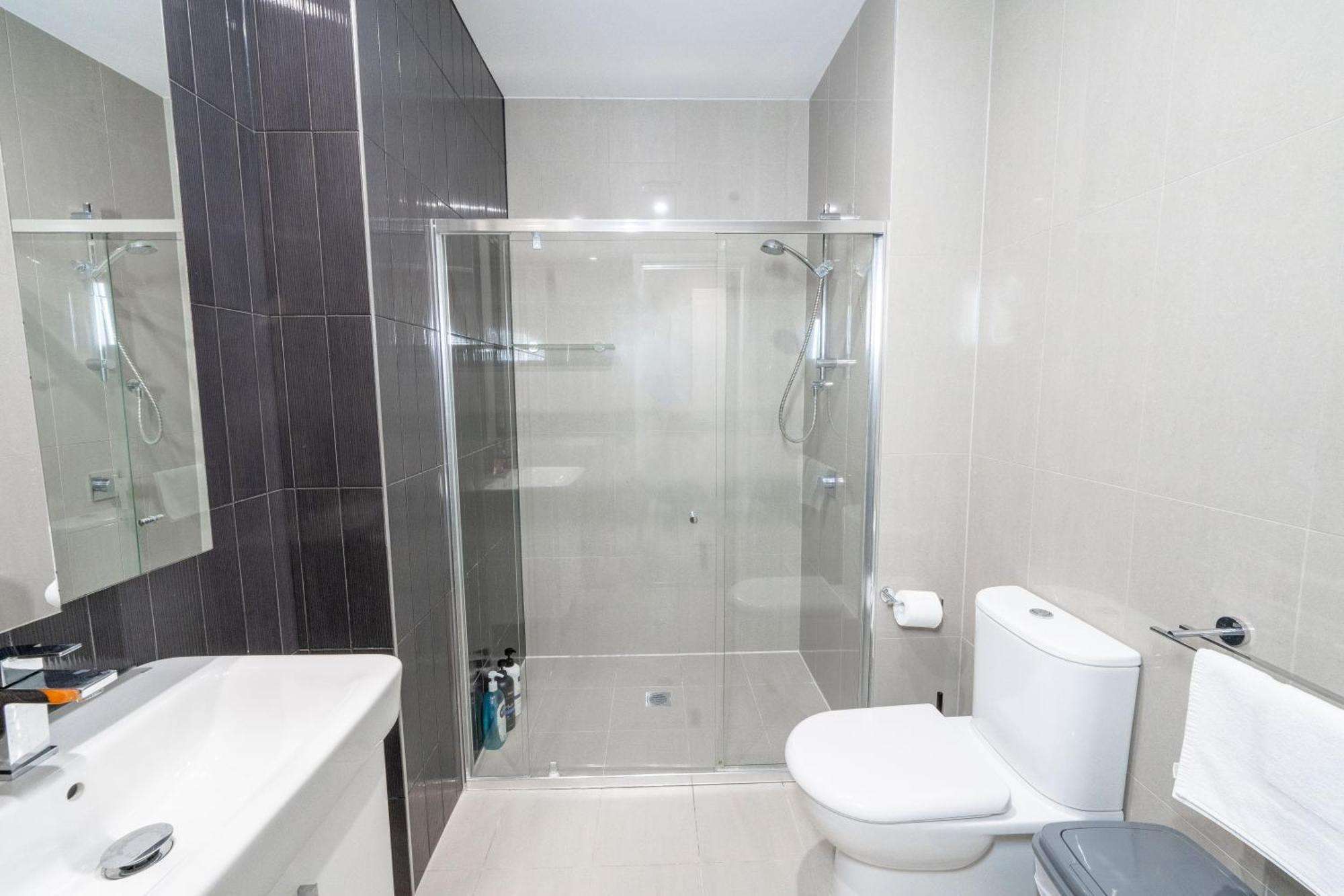 Modern 2br 2ba With Parking In South Apartment