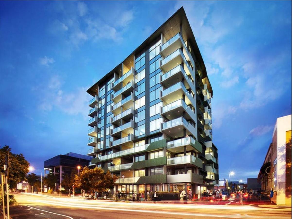 Apartment Modern 2br 2ba With Parking In South Brisbane