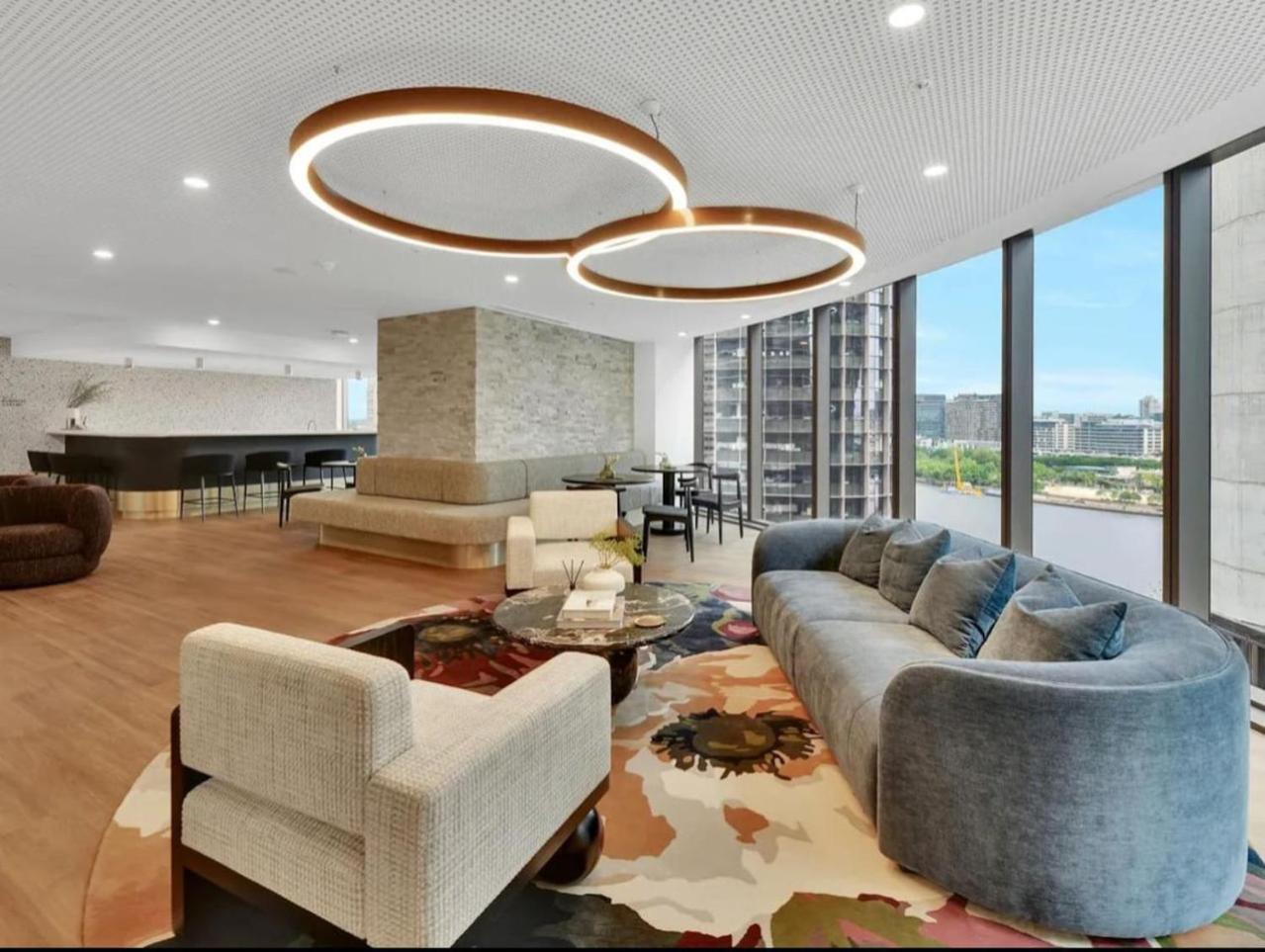 Apartment Luxurious 2 Bed With Pool, Sauna And Gym