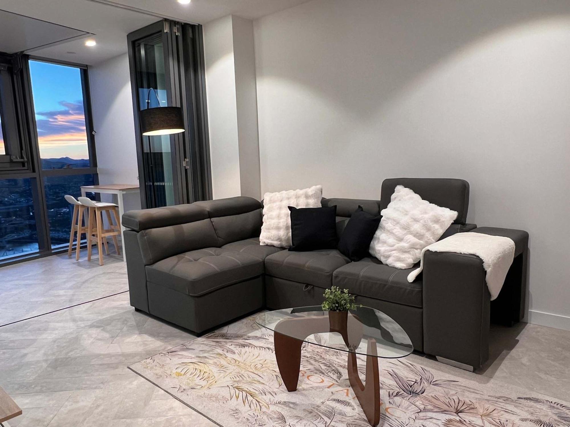 Level 51 Skybound Riverview Sanctuary On Casino Apartment