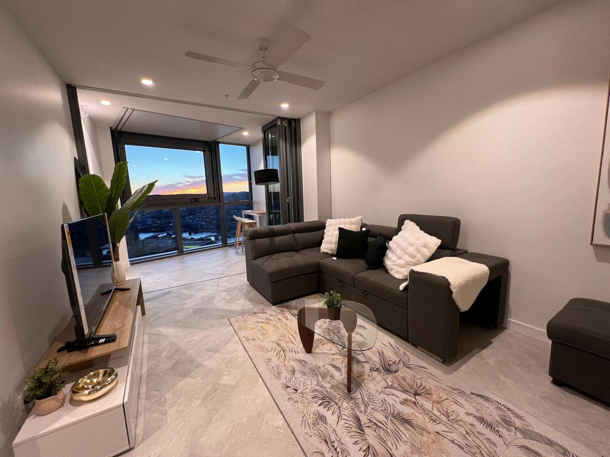 Apartment Level 51 Skybound Riverview Sanctuary On Casino