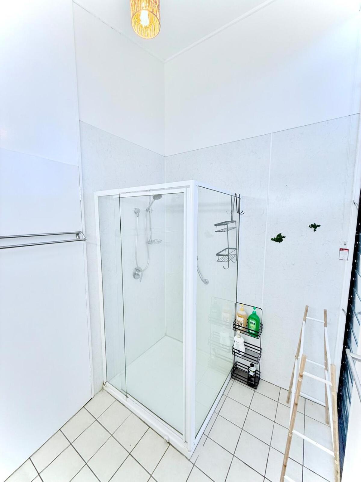 Leafy 3-bedroom Escape To Nature-air Conditioned With Smart Entry *