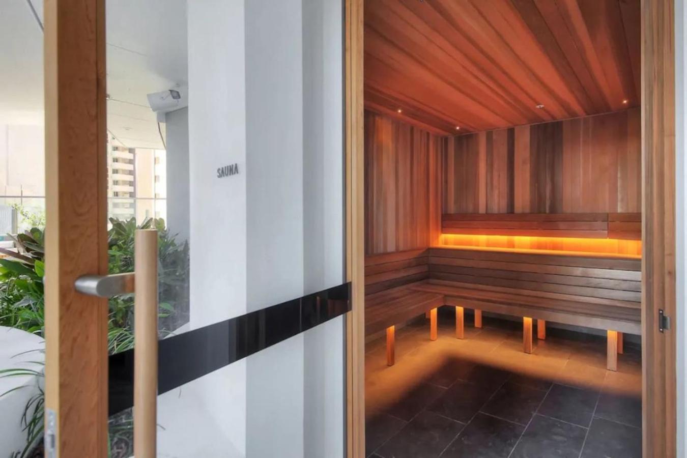 Stylish With Pool, Sauna & Gym Apartment