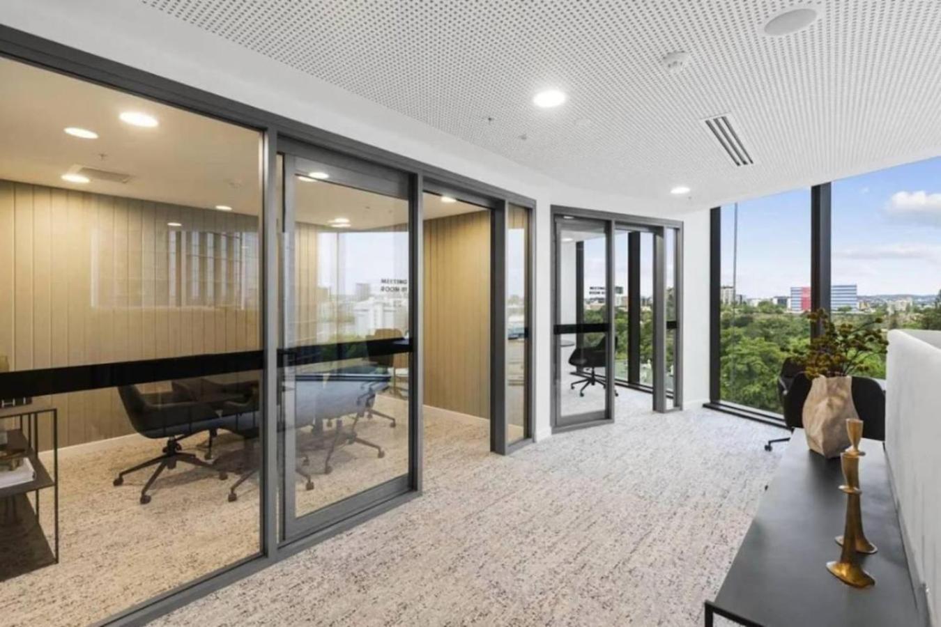 Stylish With Pool, Sauna & Gym * Brisbane