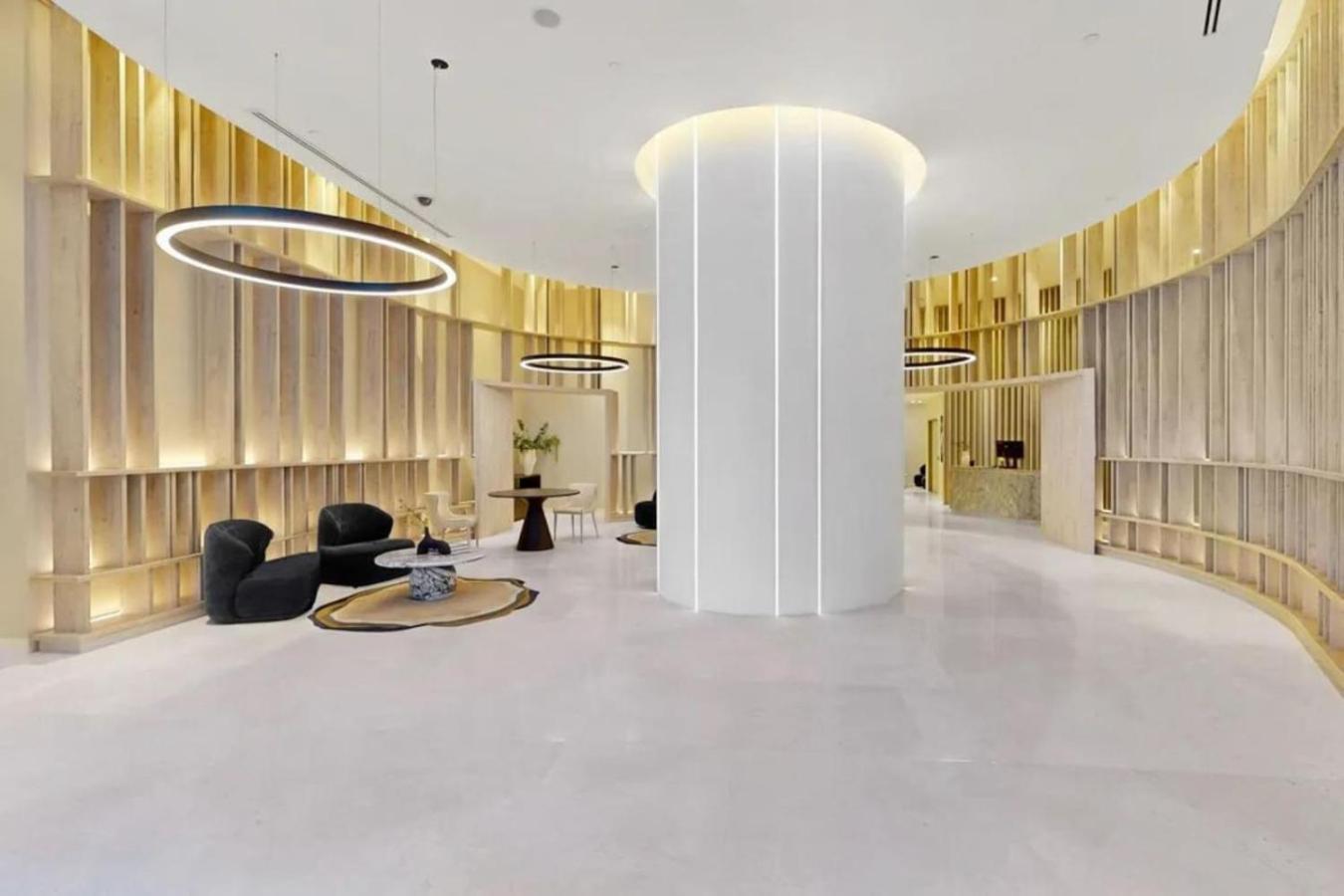 Stylish With Pool, Sauna & Gym Brisbane
