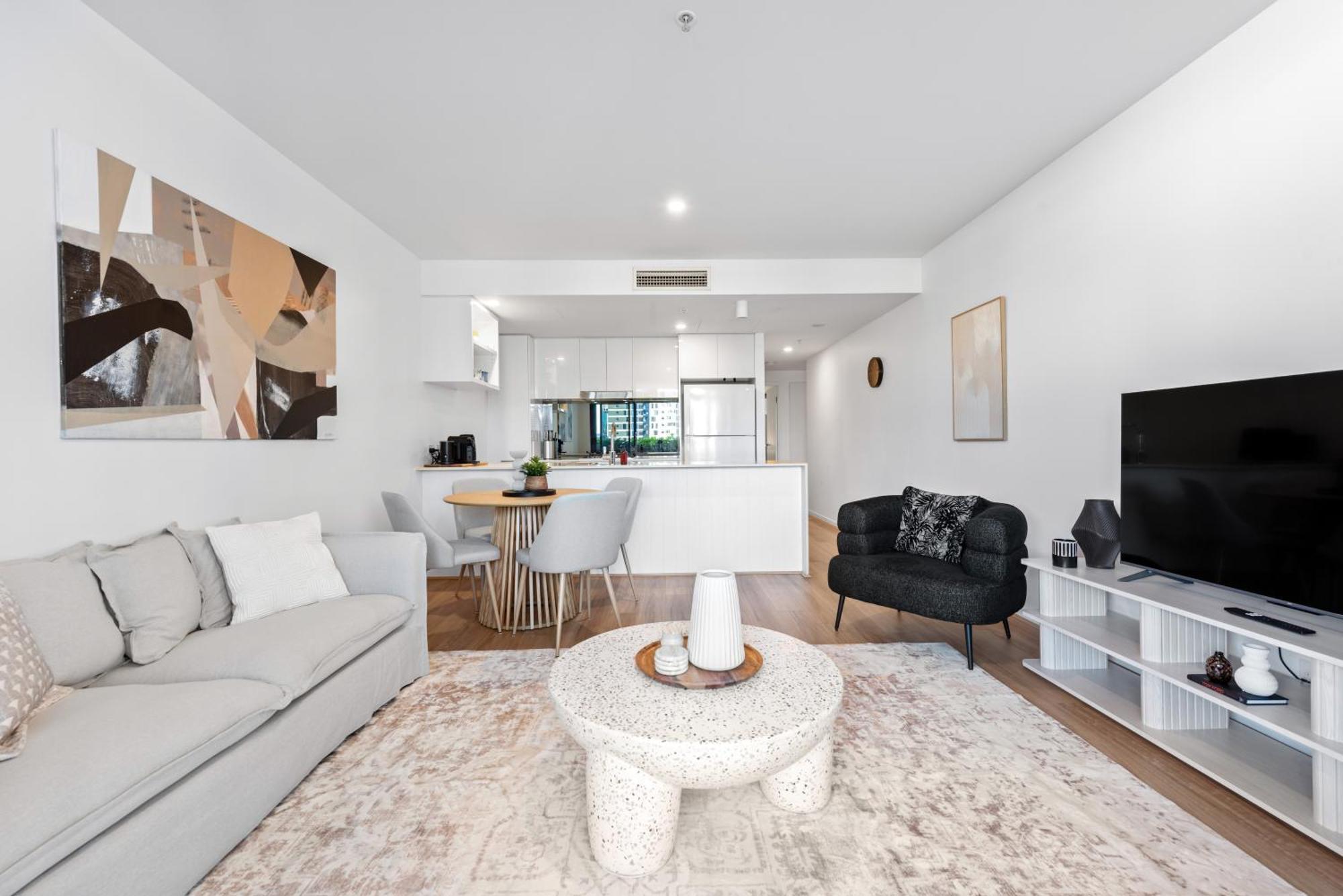 Apartment Stylish View And Location With Pool And Gym