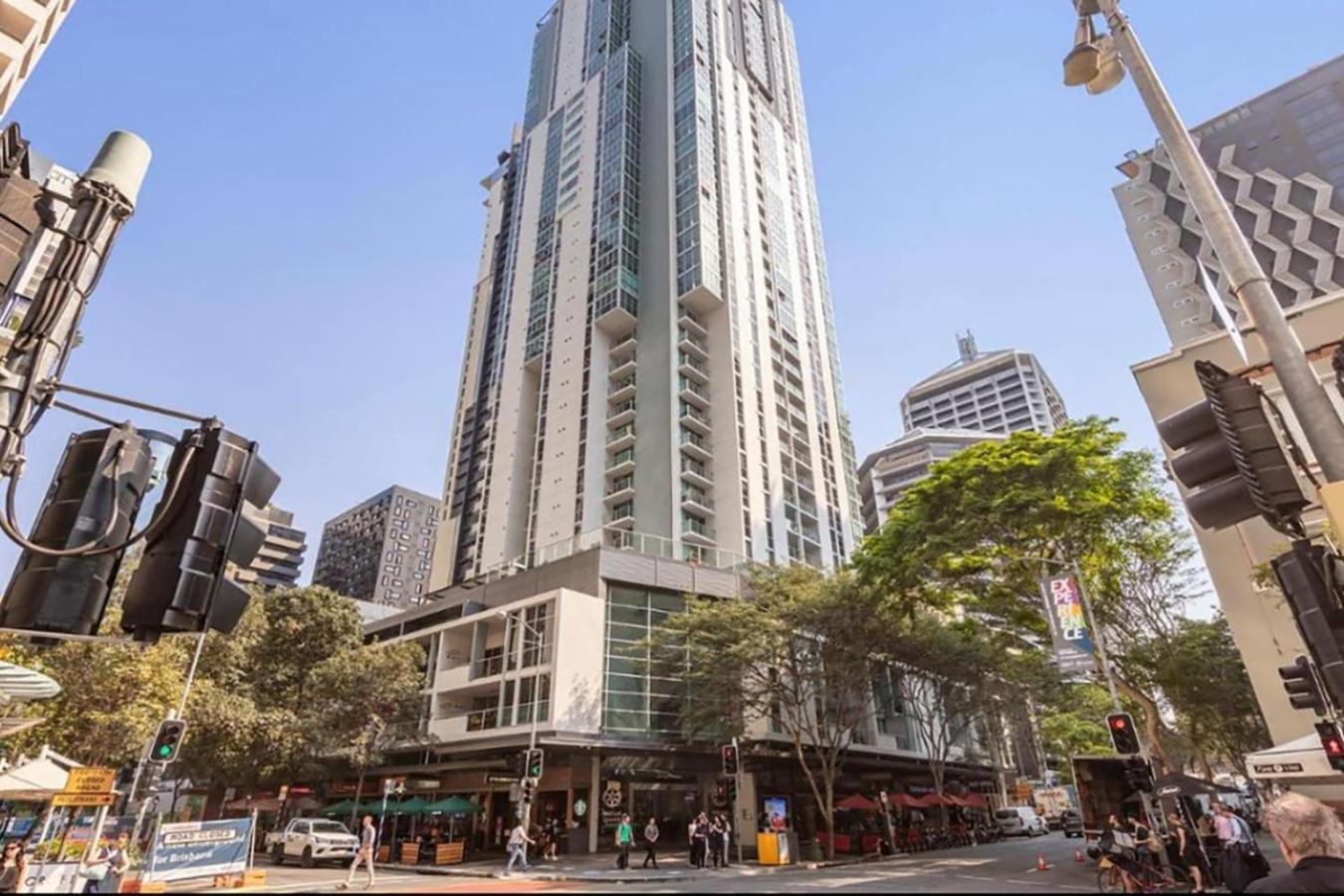 2 Bedrooms With 1 Carpark Cbd Brisbane
