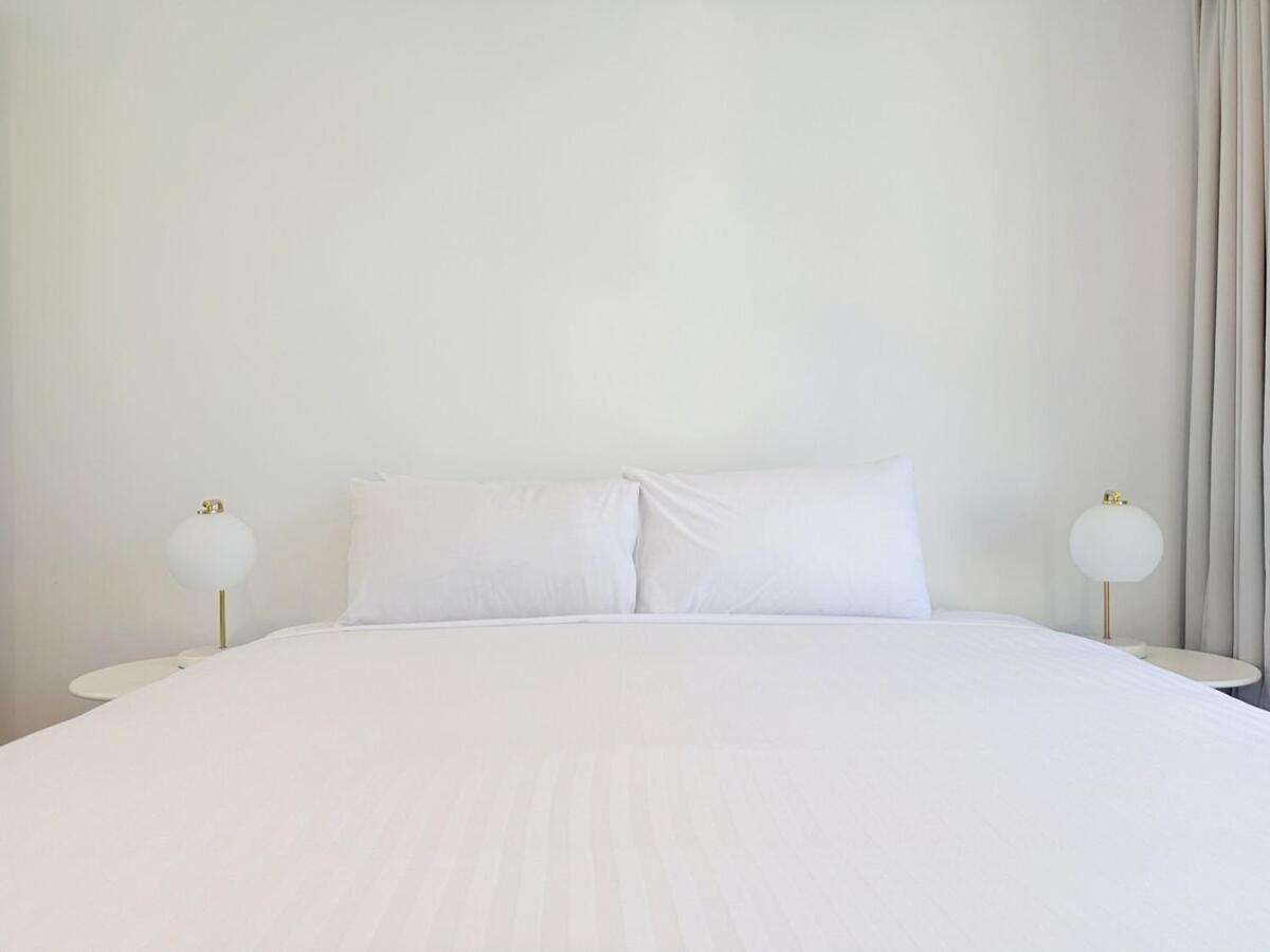 3-bed View With Free Parking *