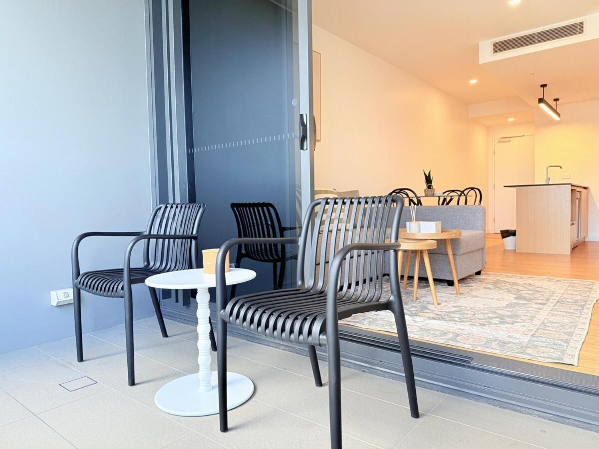 3-bed View With Free Parking Apartment *