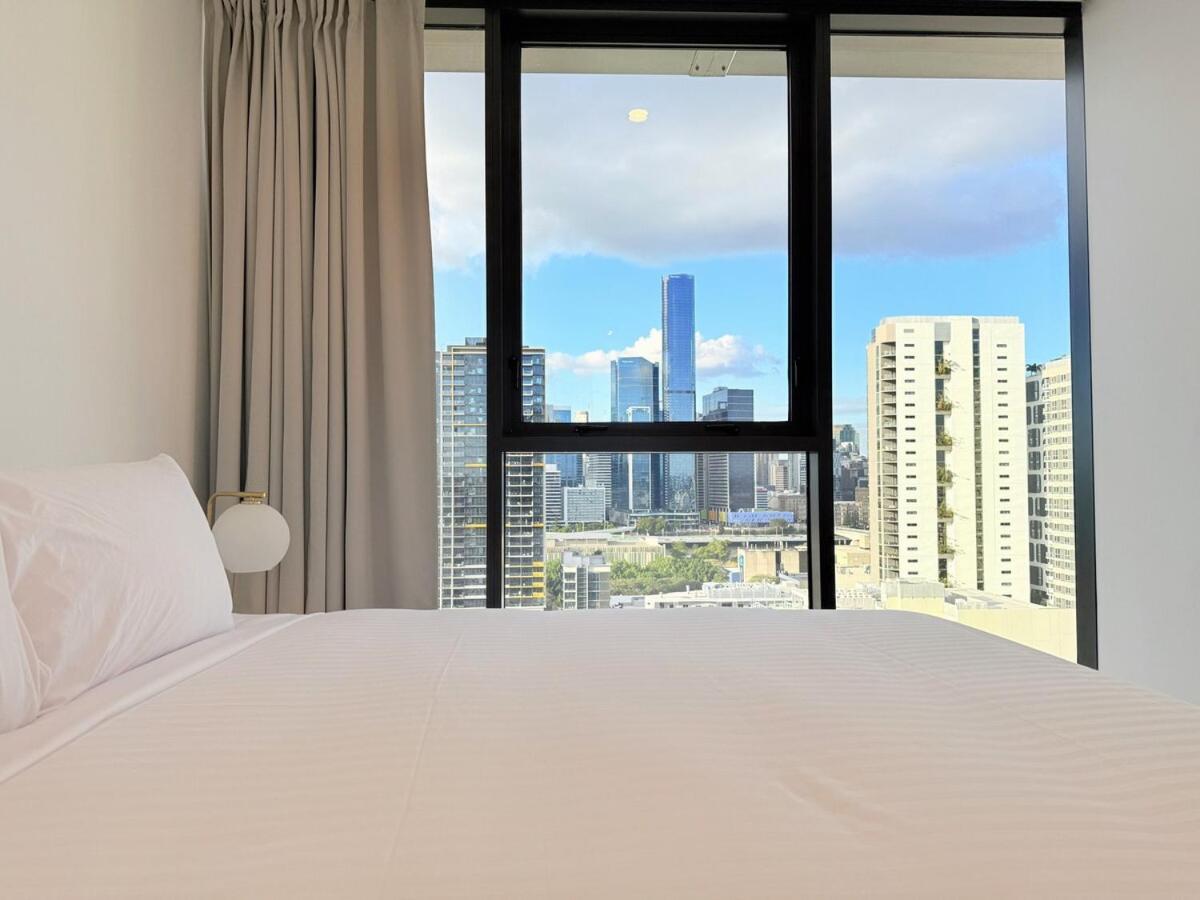 3-bed View With Free Parking Apartment