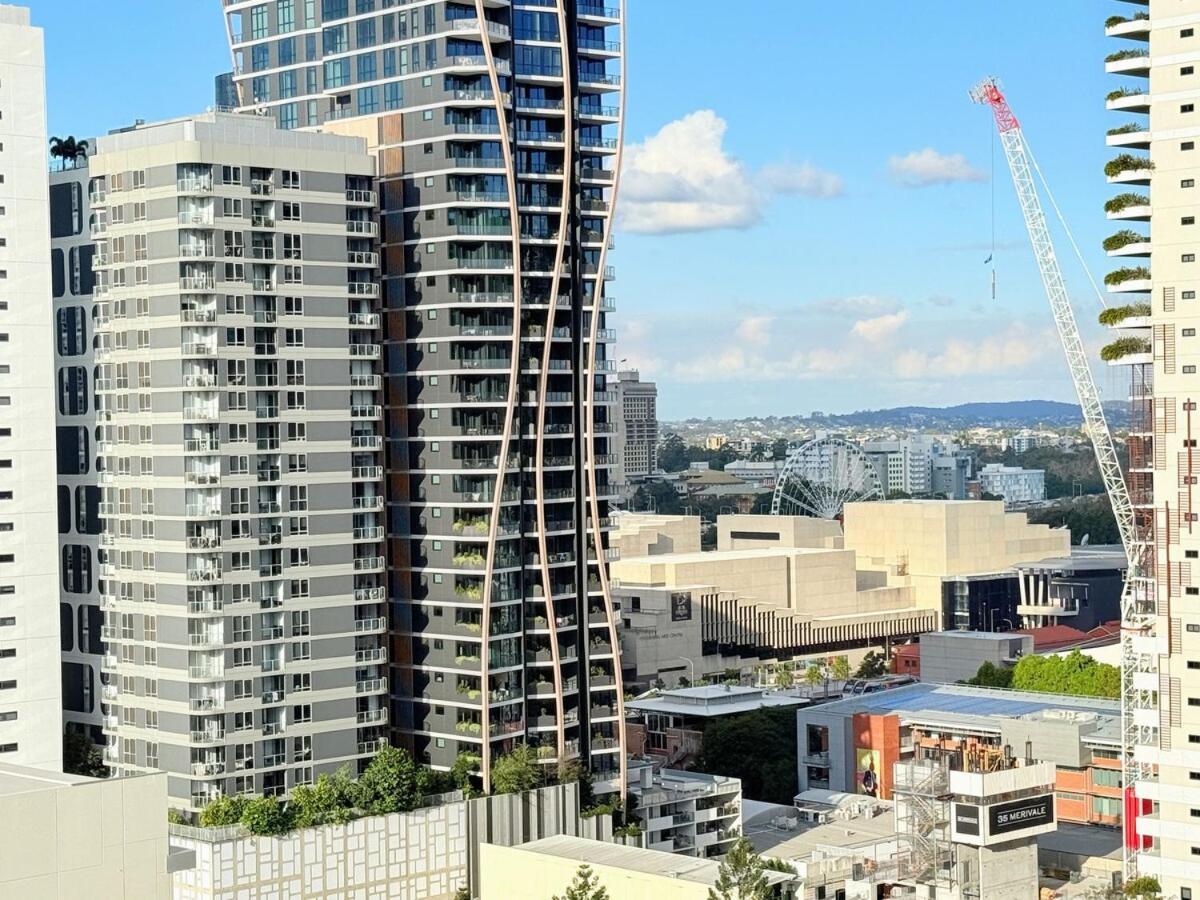 Apartment 3-bed View With Free Parking *