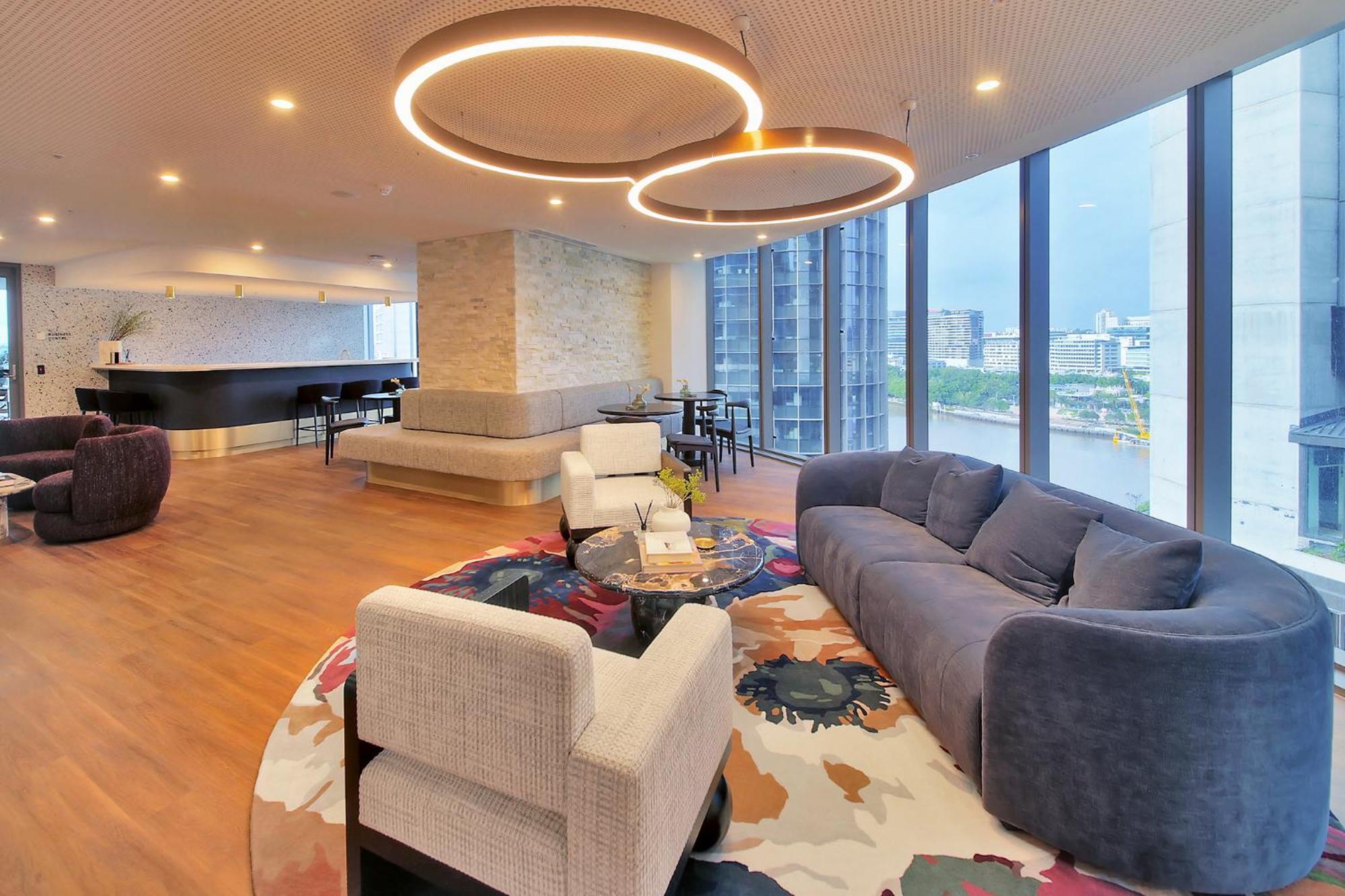River Glow At Queens Wharf Level 43 Apartment Brisbane