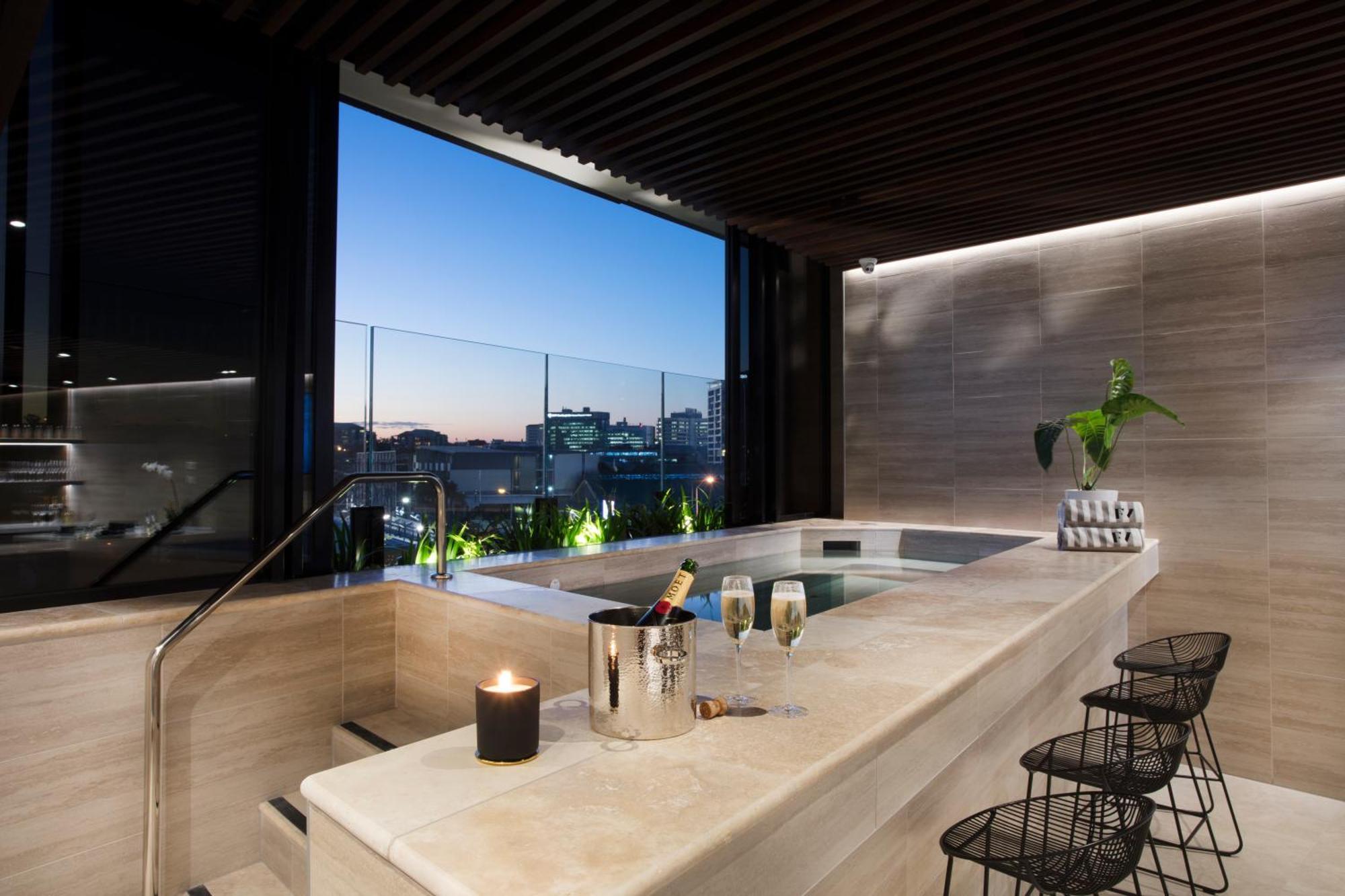 Views 2br With Infinity Pool, Gym And Parking