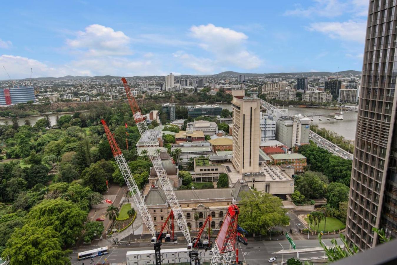 Apartment Affordable Luxe And River Views 5 Star Amenities Brisbane