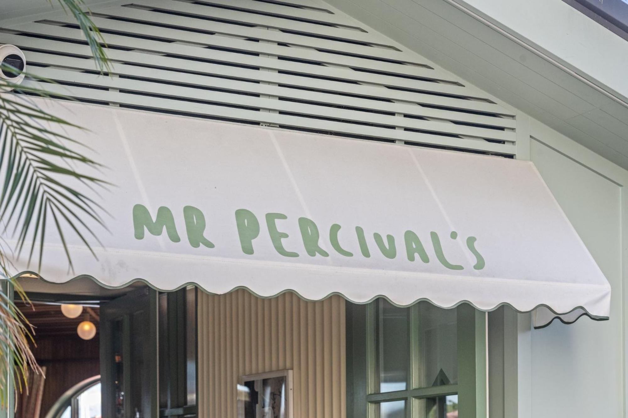 Stylish With Bbq Pool & Gym Brisbane