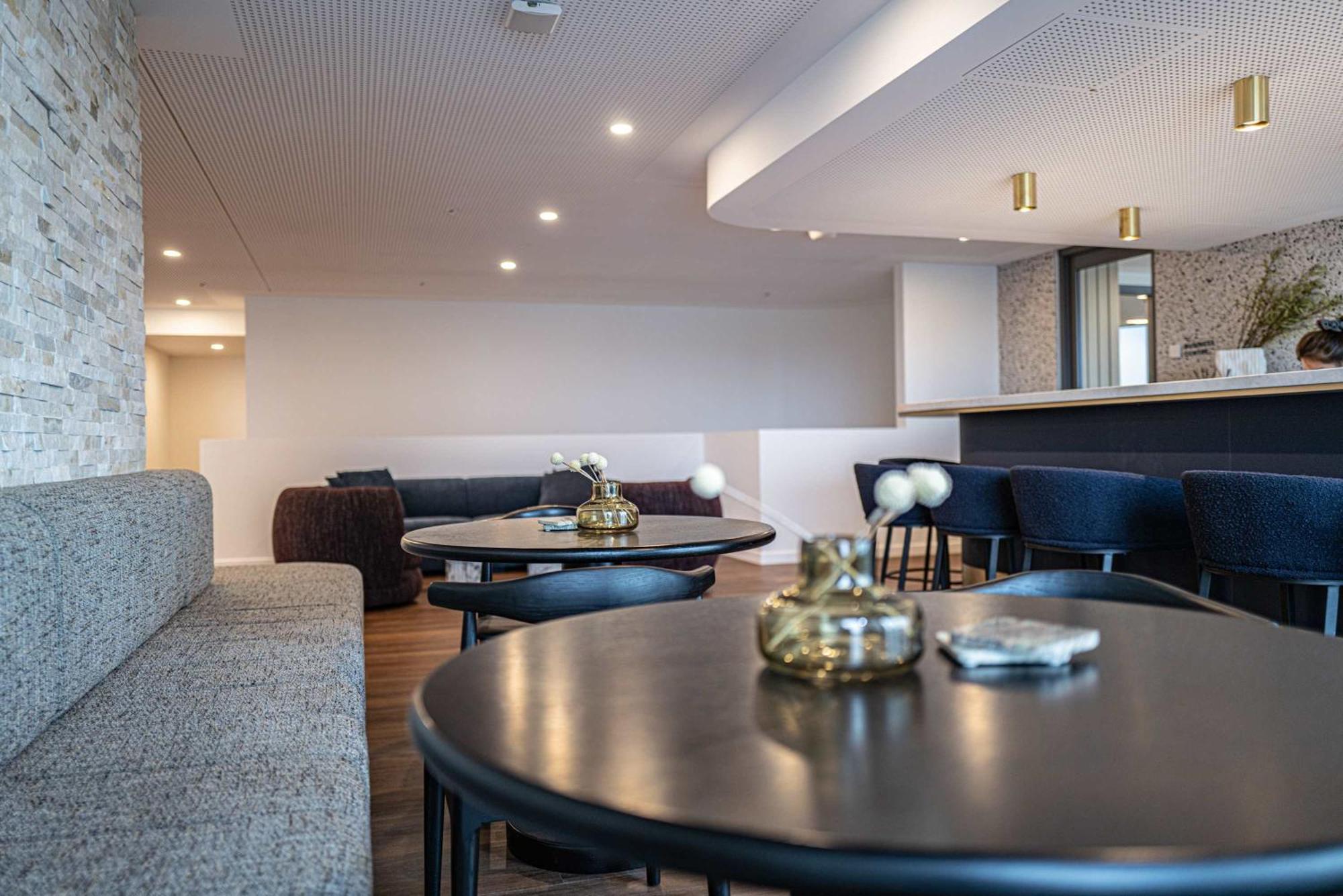 Riverside Reverie French Luxury At Bne Casino Apartamento