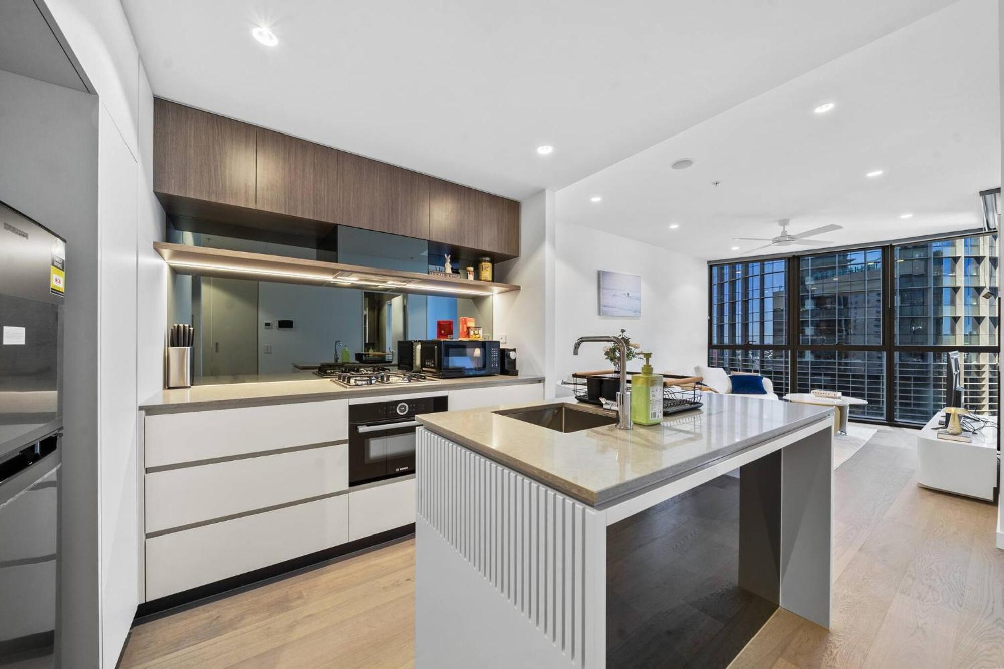 Queen's - Brand New On The Star Bne * Brisbane