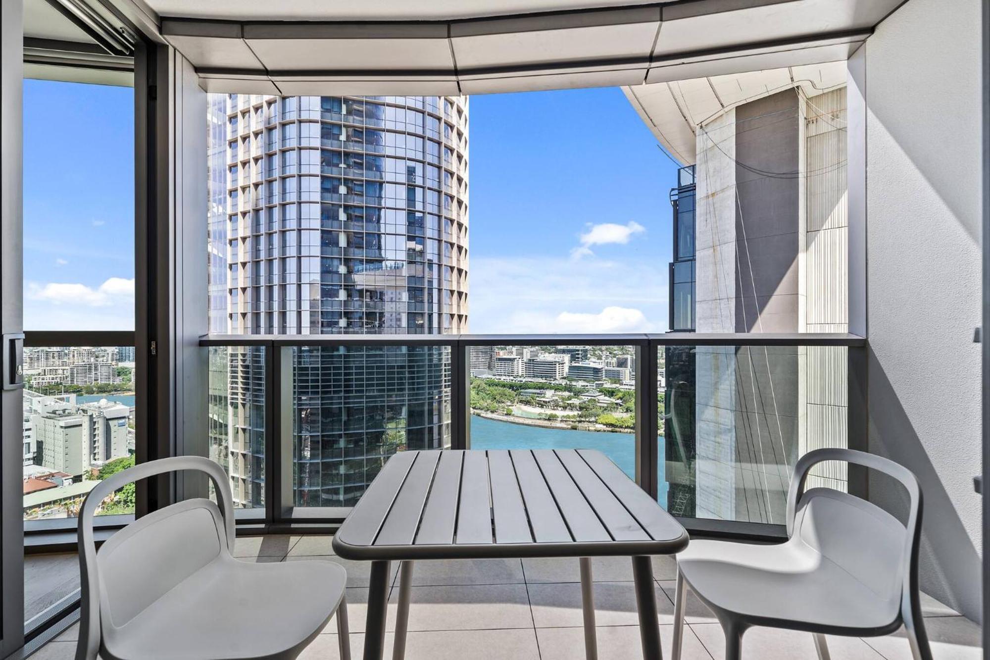 Queen's - Brand New On The Star Bne Brisbane