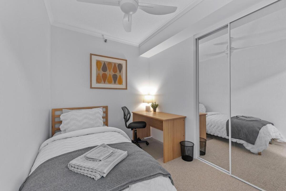 Apartment Skyline Stunner 3bed-2bath-1car-views - Cbd *