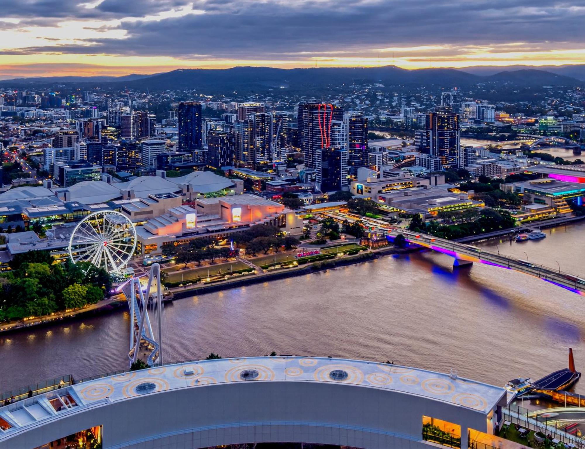 River Glow At Queens Wharf Level 43 Apartment