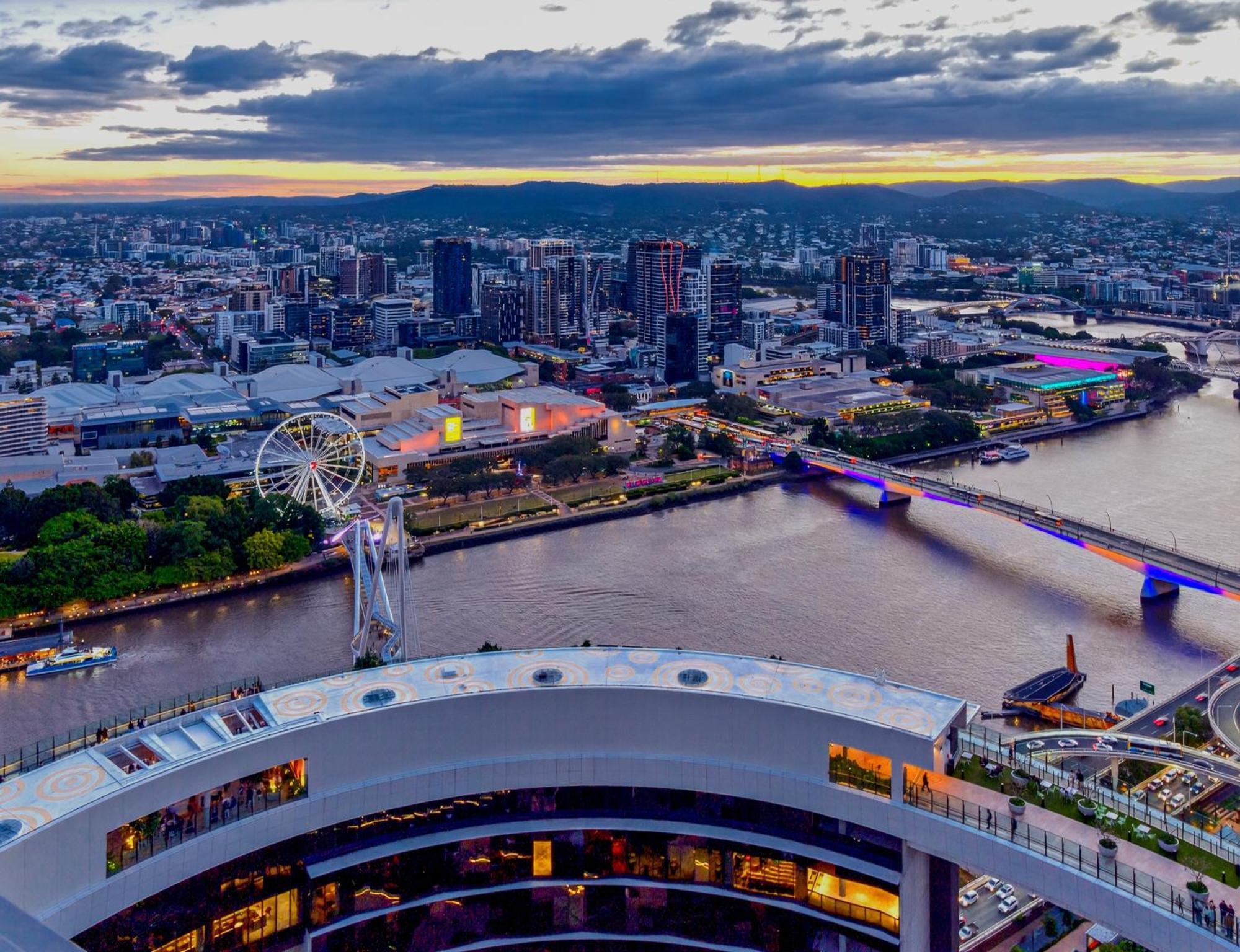 River Glow At Queens Wharf Level 43