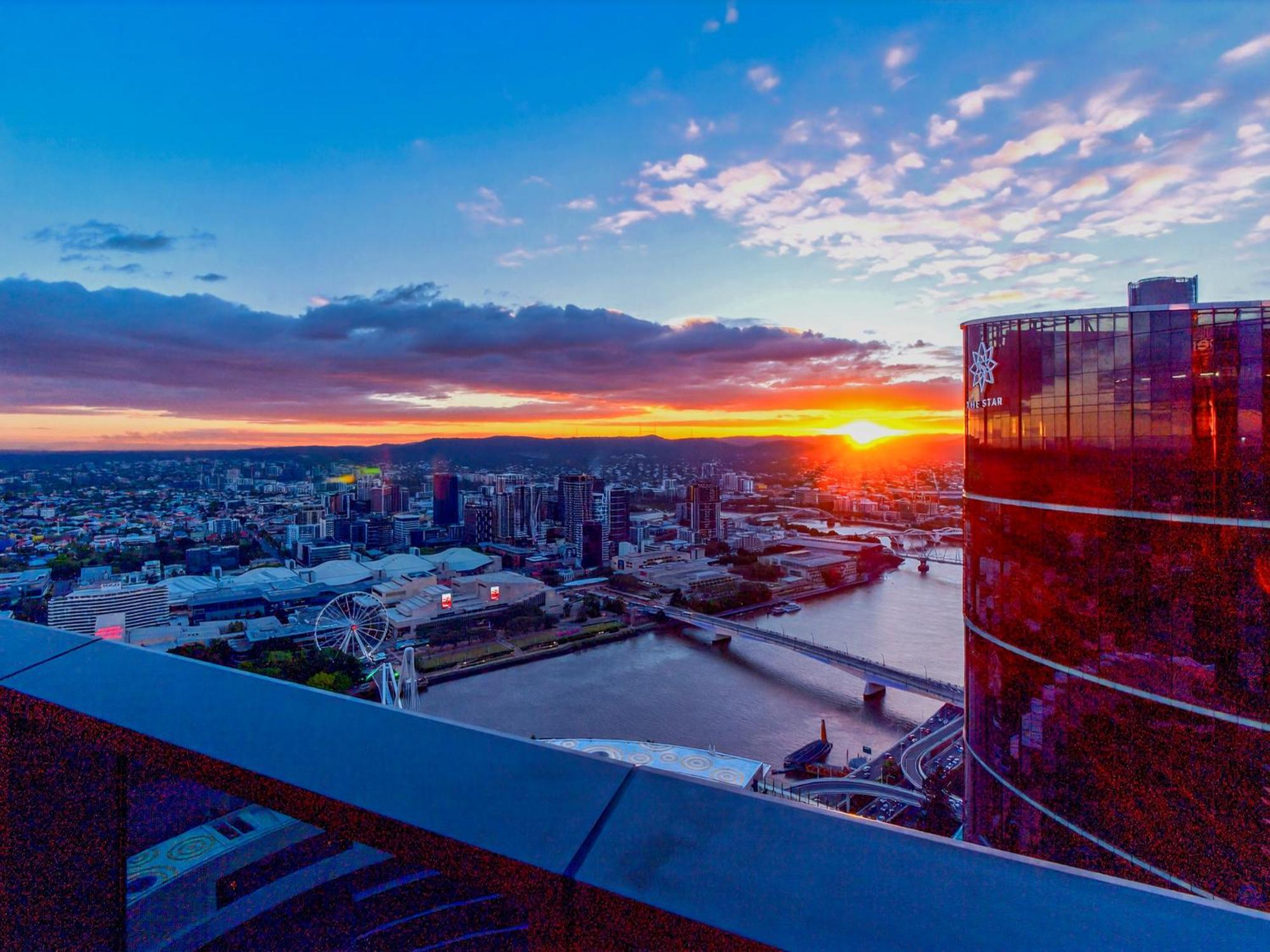 River Glow At Queens Wharf Level 43 *
