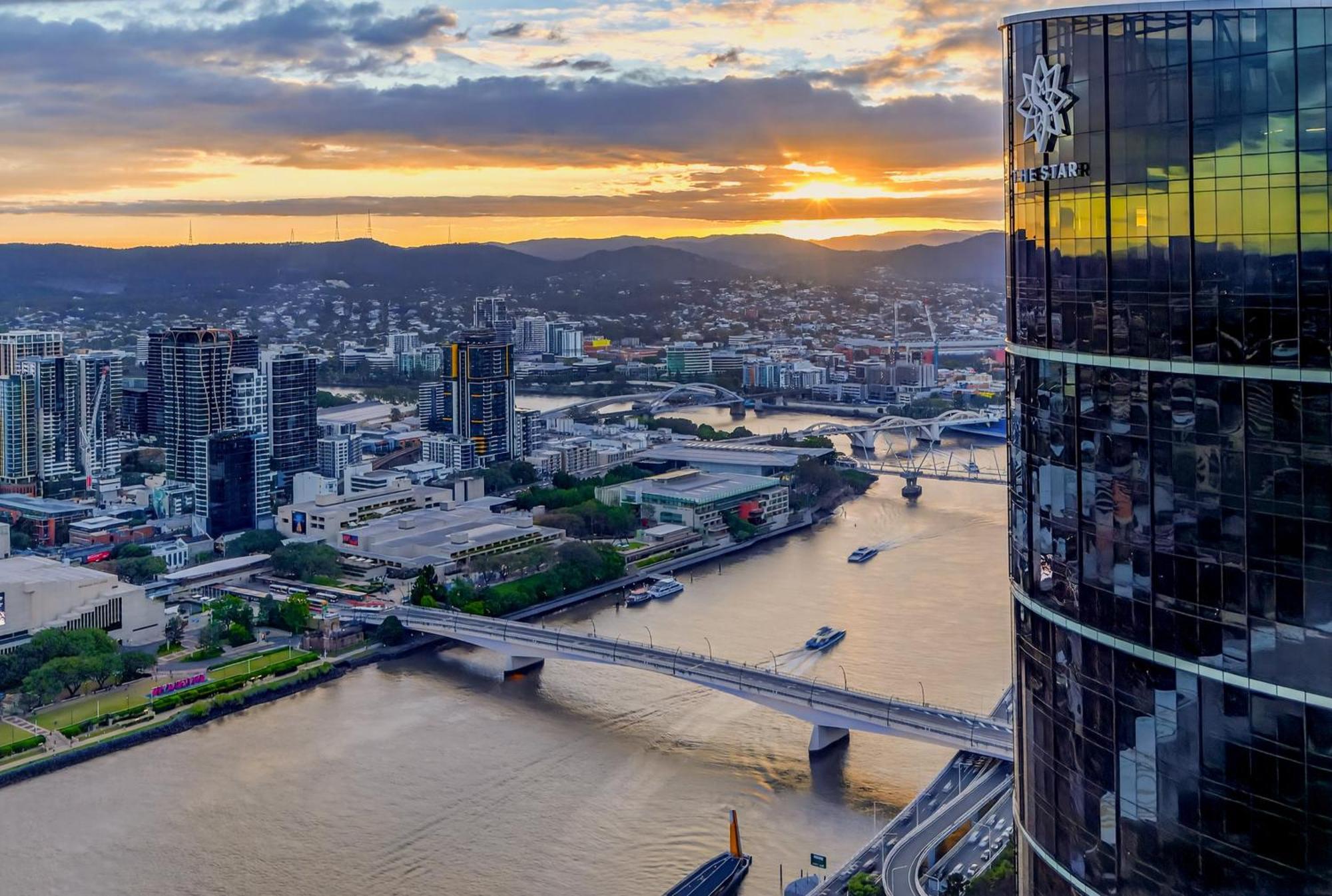 River Glow At Queens Wharf Level 43 Apartment Brisbane