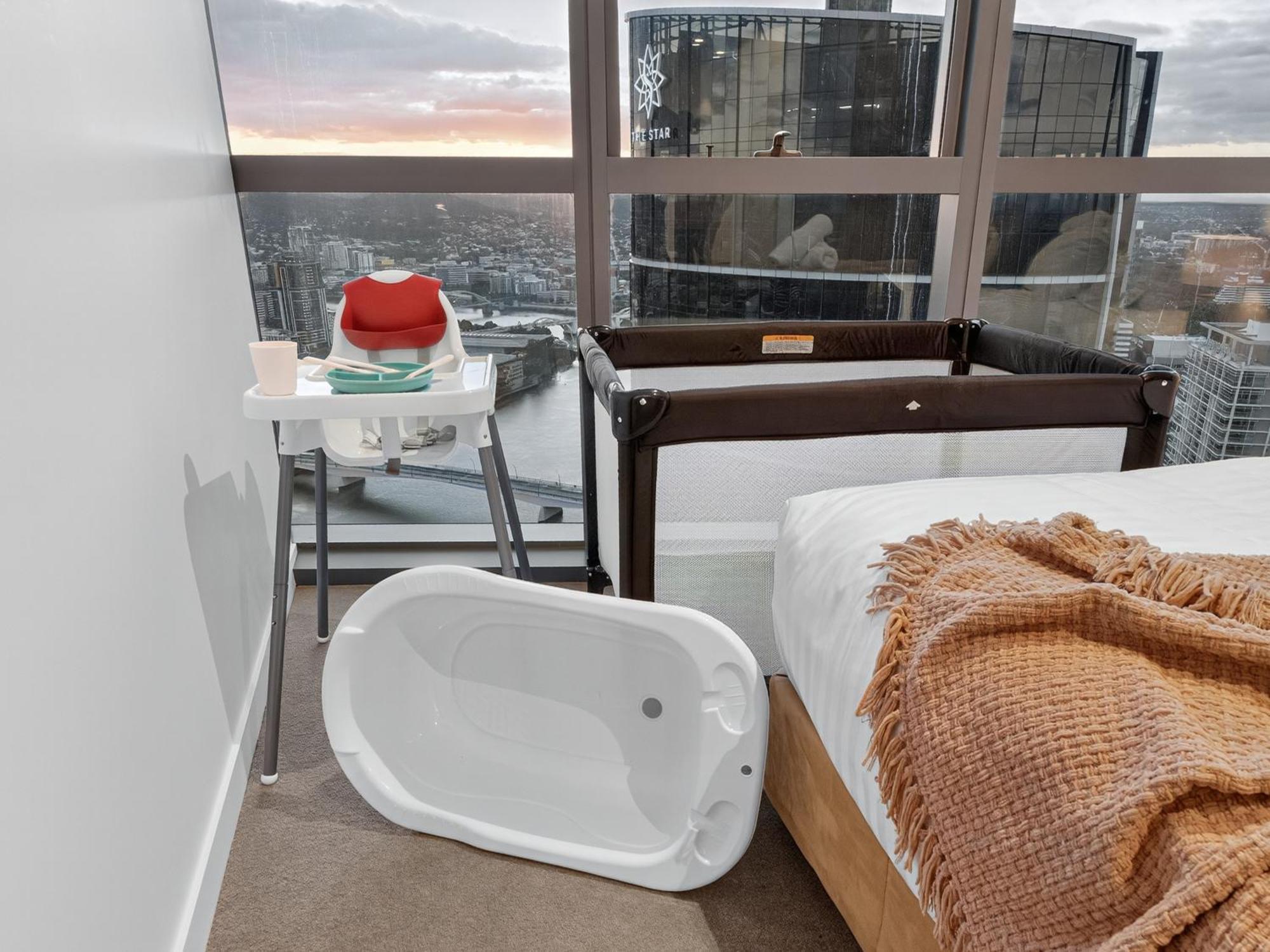 River Glow At Queens Wharf Level 43 Brisbane