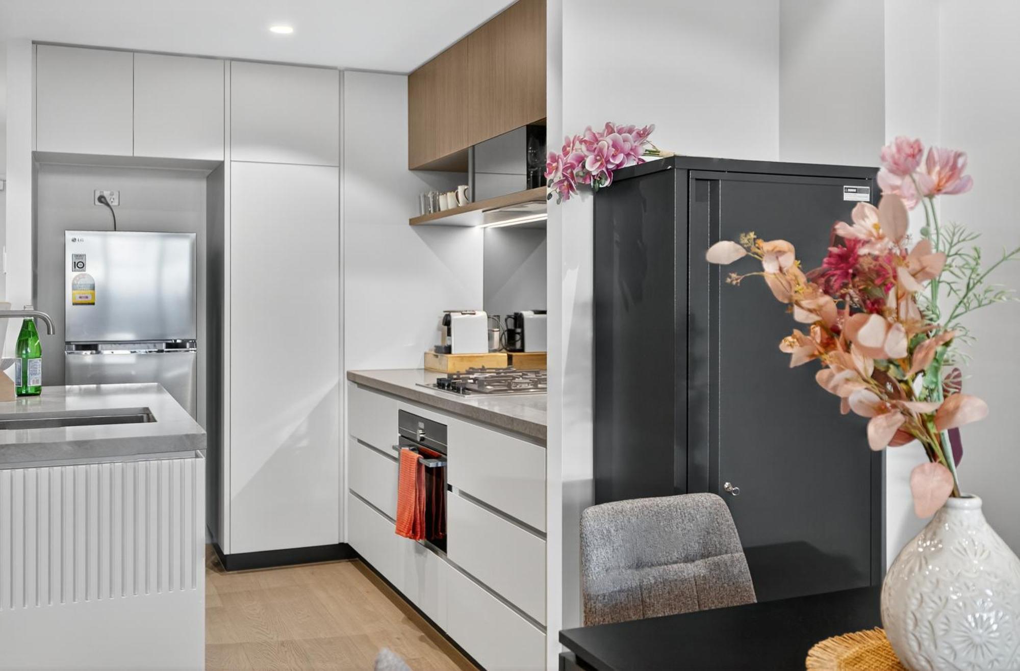 River Glow At Queens Wharf Level 43 Apartment *