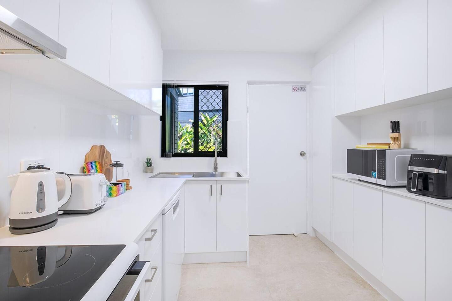 Leafy Corner Simple Near River And Cbd Apartment