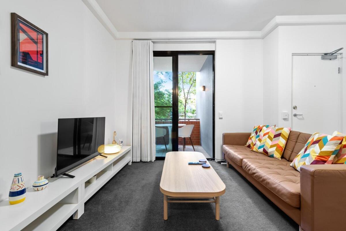 Trendy Teneriffe - 1bed -1bath - 1car - Balconies Brisbane