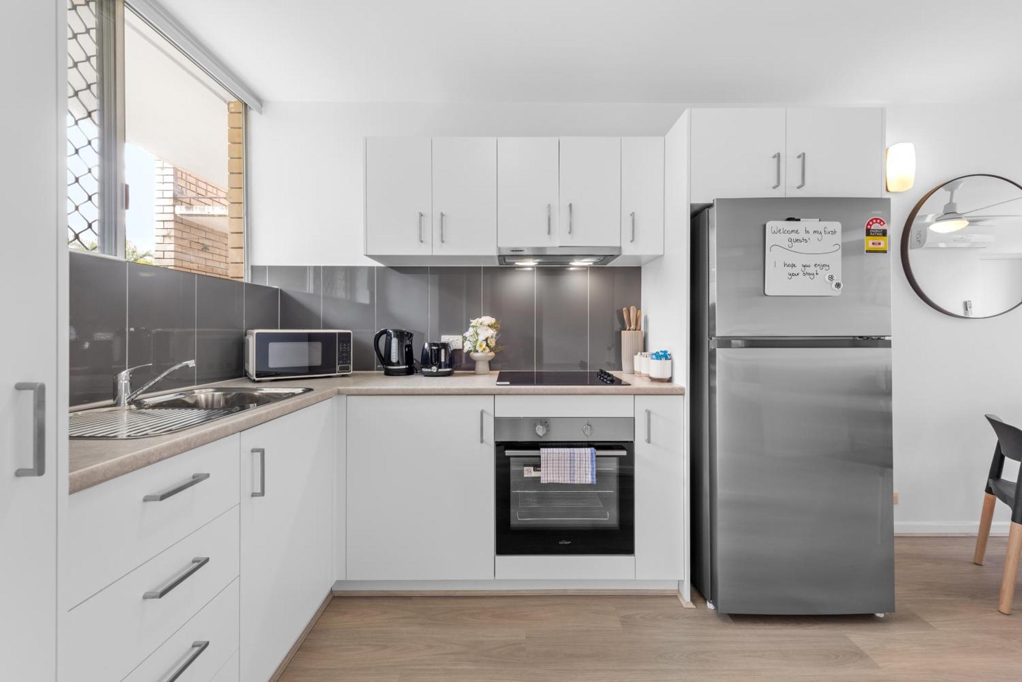 Spacious 1br Near Hospital, Qut And Cbd With Parking! Apartamento