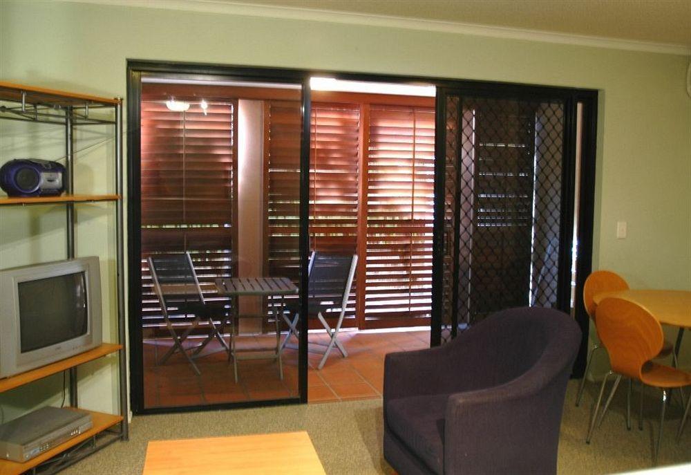 Spring Hill Gardens Aparthotel 3*