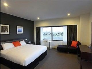 Novotel Airport Hotel 4*