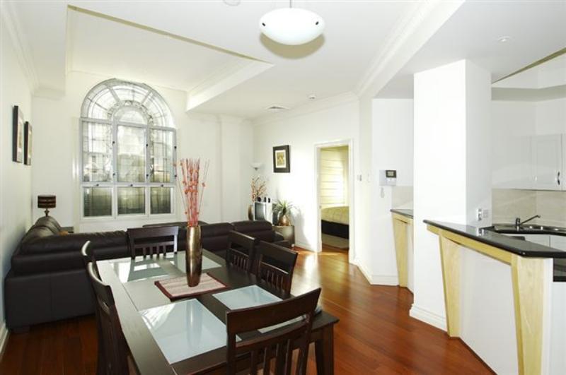 Macarthur Chambers 4*