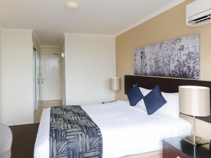 West End Central Aparthotel