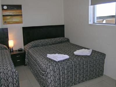 Kangaroo Point 3*