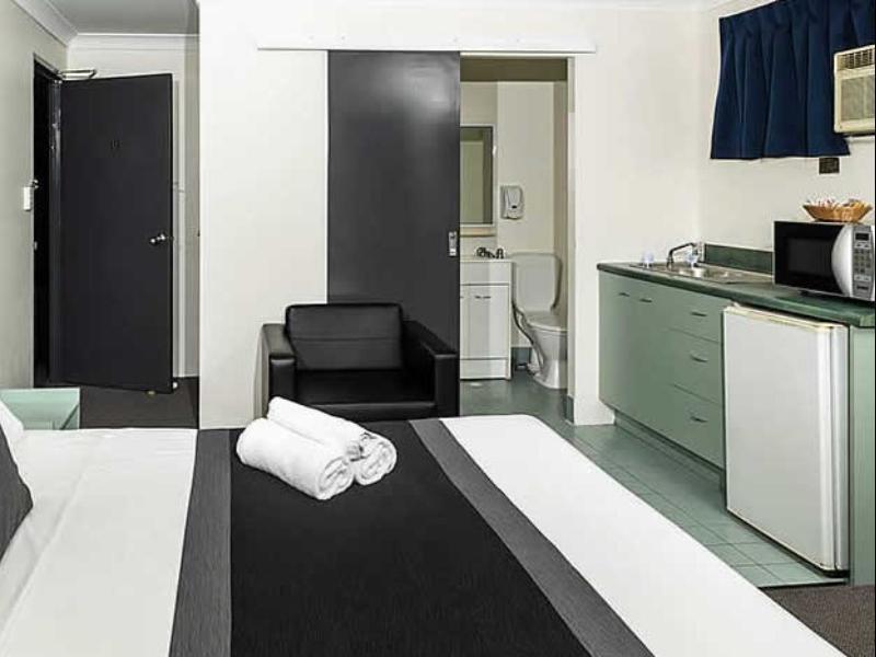 Chermside Court 3*