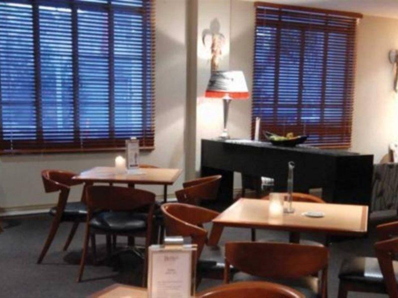 Adina Anzac Square Aparthotel 4*