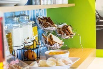 Ibis Budget Airport Hotel 3*