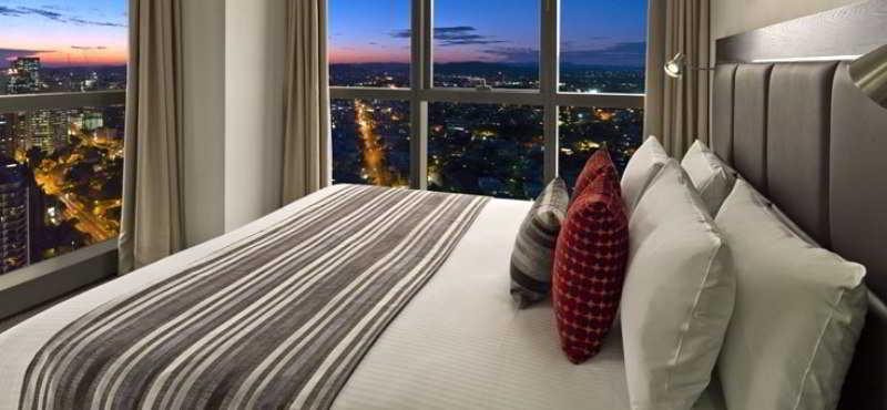Meriton Adelaide Street, 5*