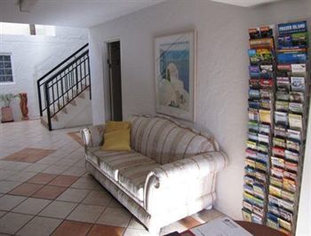 Milton Aparthotel 4*