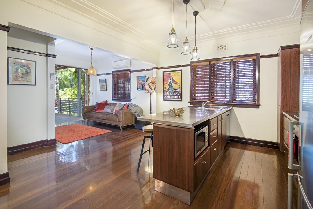 Anville Court Apartment *