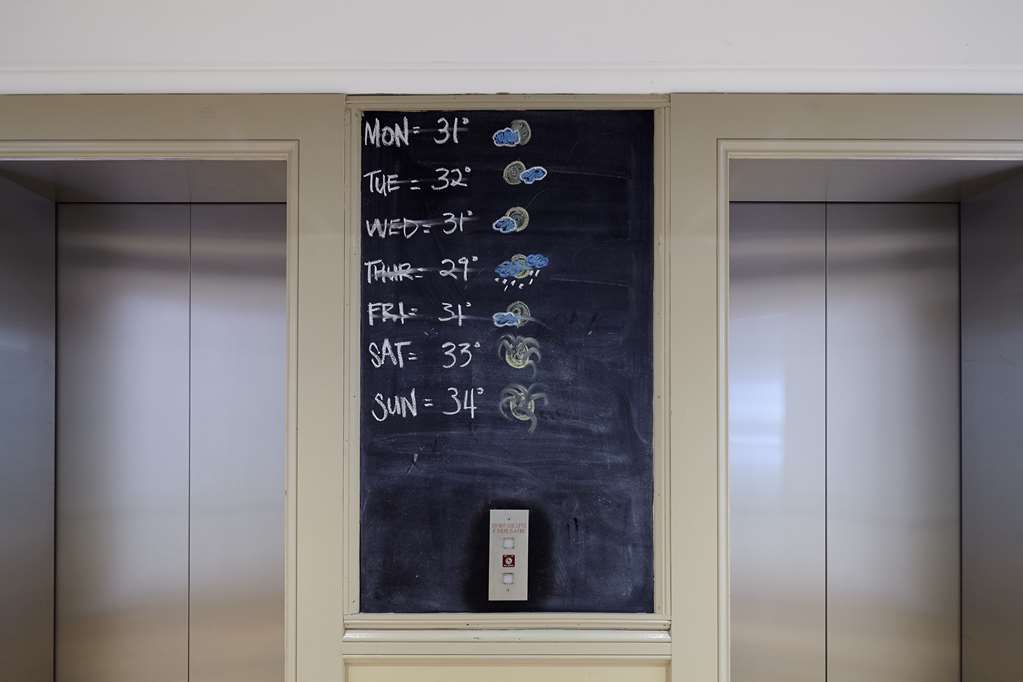 Aparthotel West End 4*