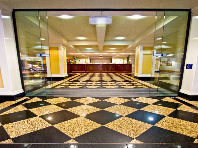 Adina Anzac Square Aparthotel 4*