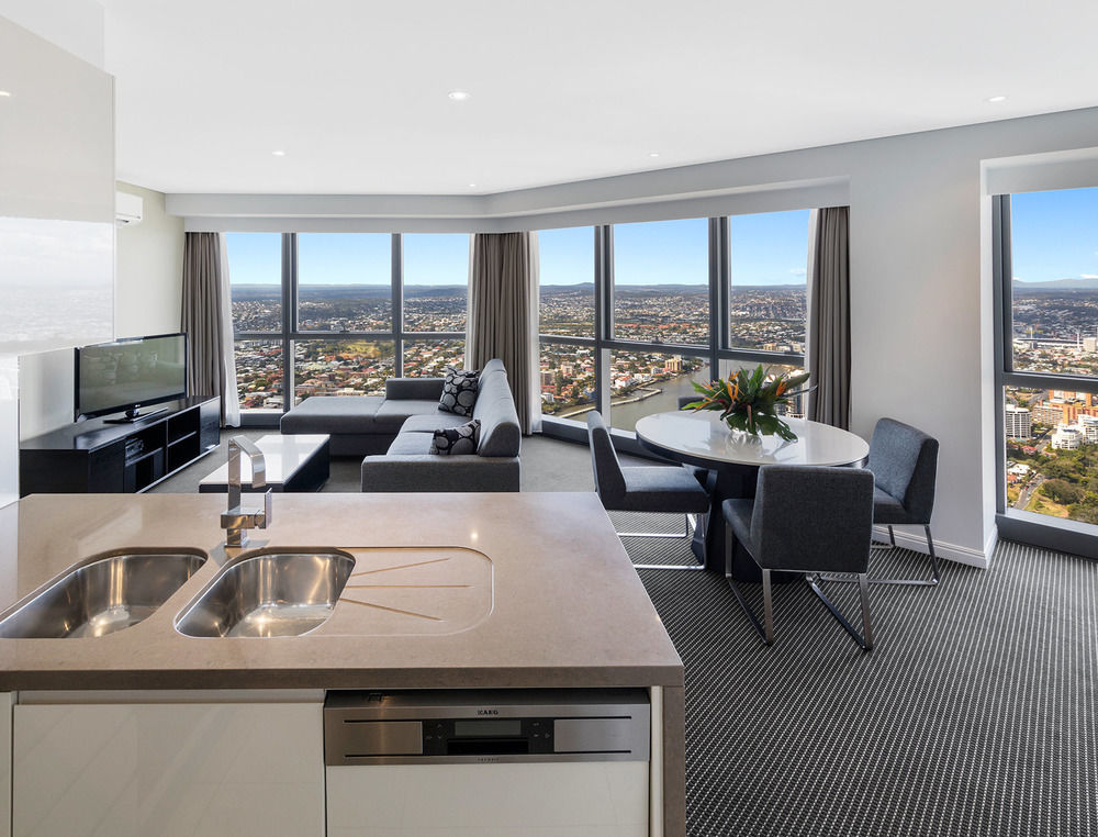 Hotel Meriton Adelaide Street, 5*
