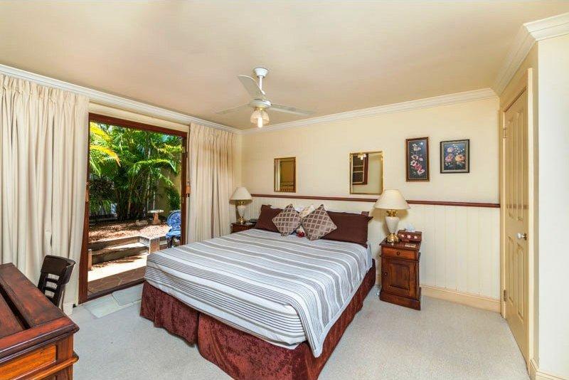 Cream Gables Bed & Breakfast *