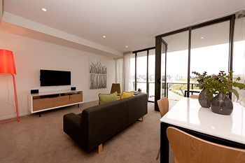 Vine South Aparthotel 4*