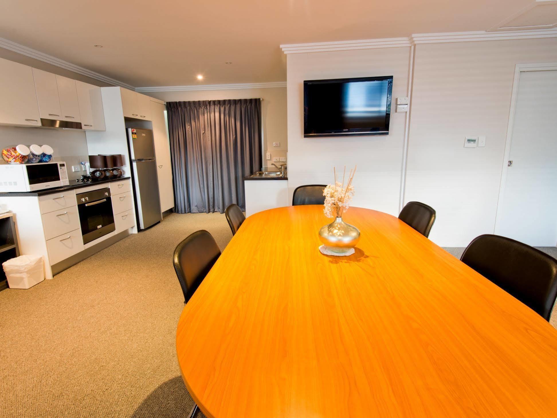 Aparthotel Southern Cross 4*